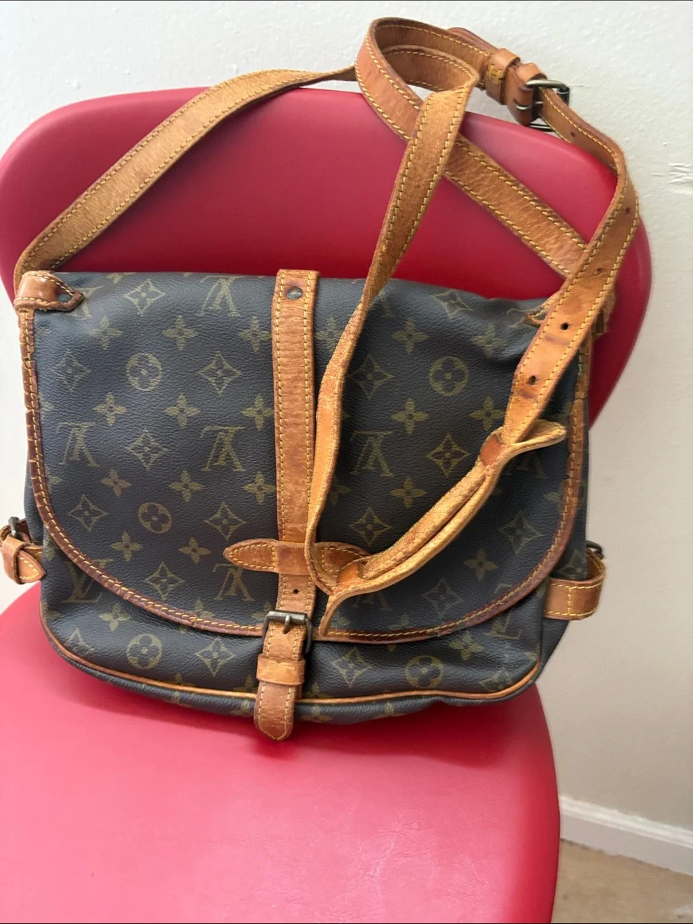 Louis Vuitton Monogram Canvas Messenger Bag with Vachetta Trim unisex - Picture 1 of 15